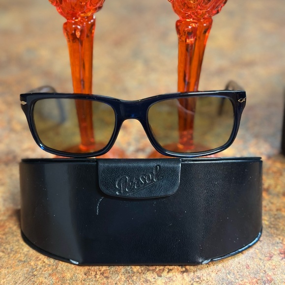 Persol sunglasses authentic PRICE DROP - Picture 2 of 10